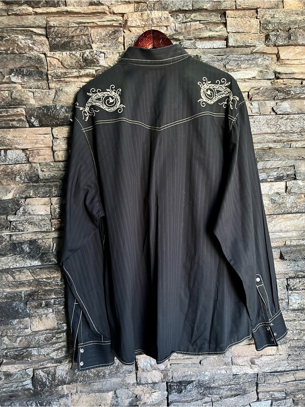 Wrangler Black Long-Sleeve Western Shirt with Cream Embroidery - Picture 5 of 16